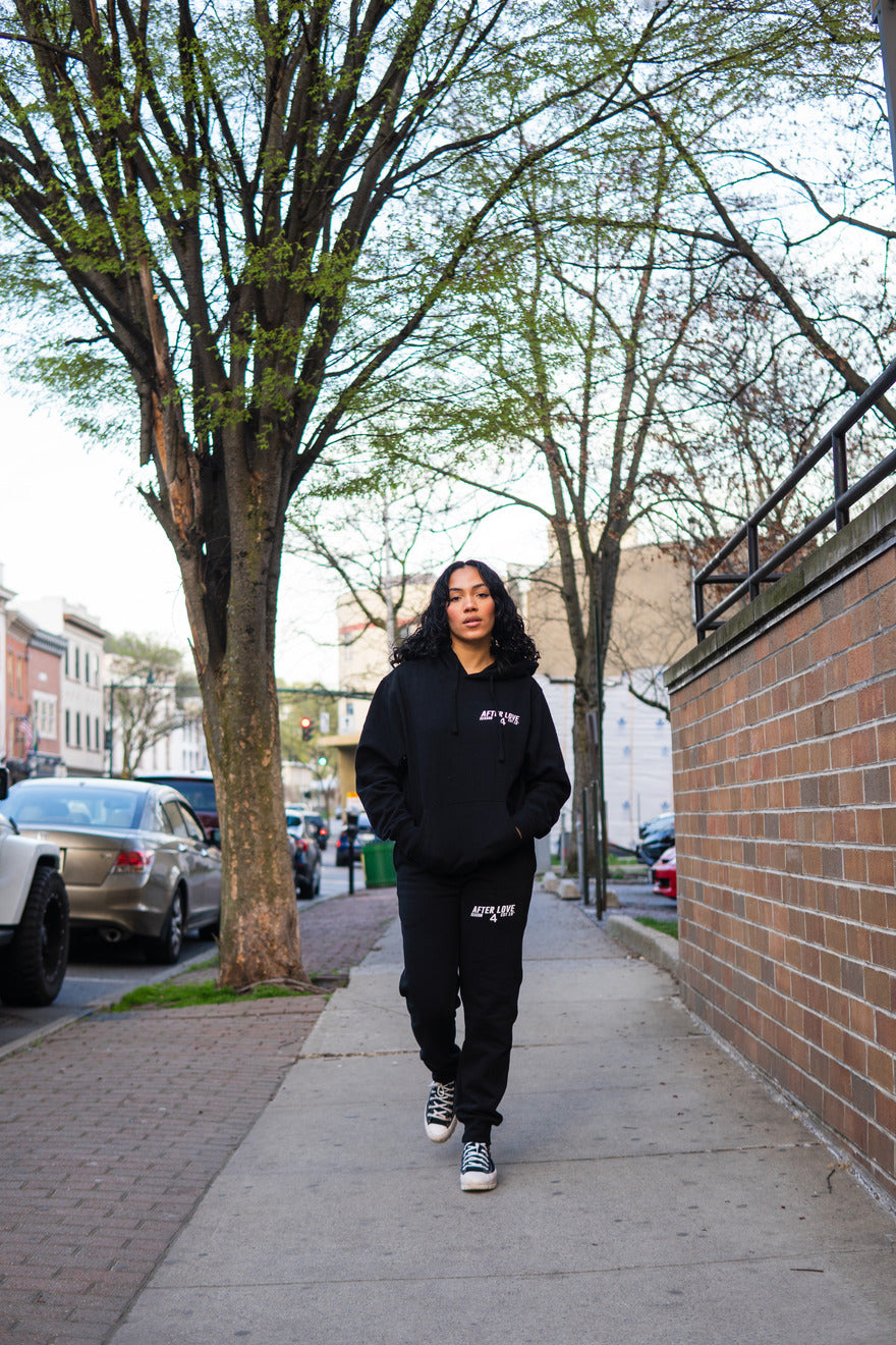 "Season 4" Fleece Sweatpants
